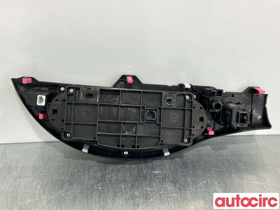 Varmeapparat betjening til Toyota Yaris 2014-2020 (Type III, Fase 2)  (TOYOTA|559000D800C3||55900-0D800)