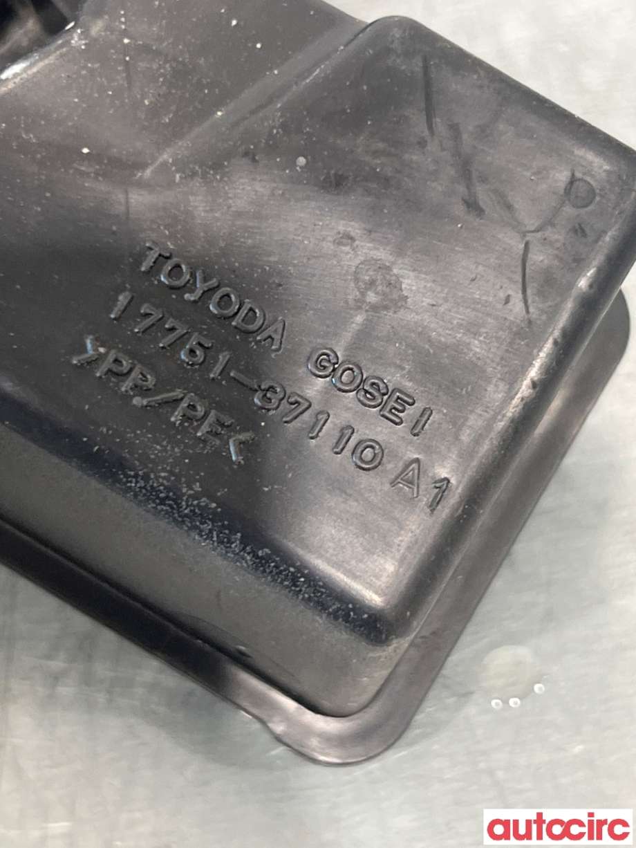 Diverse deler til Toyota Prius 2016-2023 (Type IV) (combi) (combi) (TOYOTA|1775137110||17751-37110)