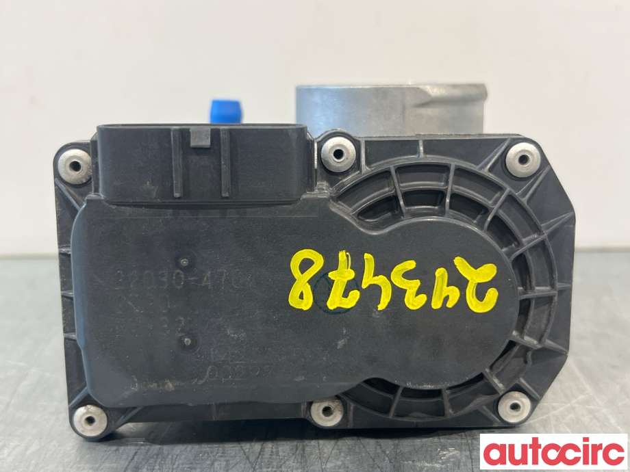 Spjeldhus til Toyota Yaris 2012-2014 (Type III, Fase 1)  (TOYOTA|2203047040||22030-47040)