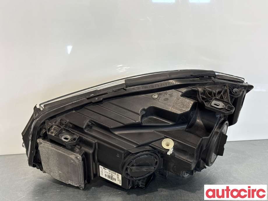 Frontlykt høyre halogen til Mercedes A-Klasse 2012-2018 (W176) (W176) (MERCEDES|A1768202861|1EW010818-22|A1768201261KZ)