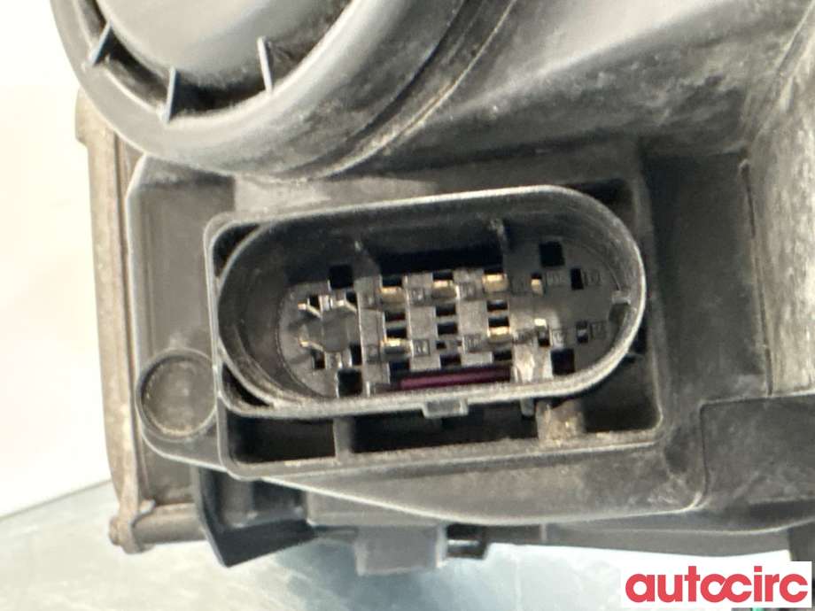 Frontlykt høyre halogen til Mercedes A-Klasse 2012-2018 (W176) (W176) (MERCEDES|A1768202861|1EW010818-22|A1768201261KZ)