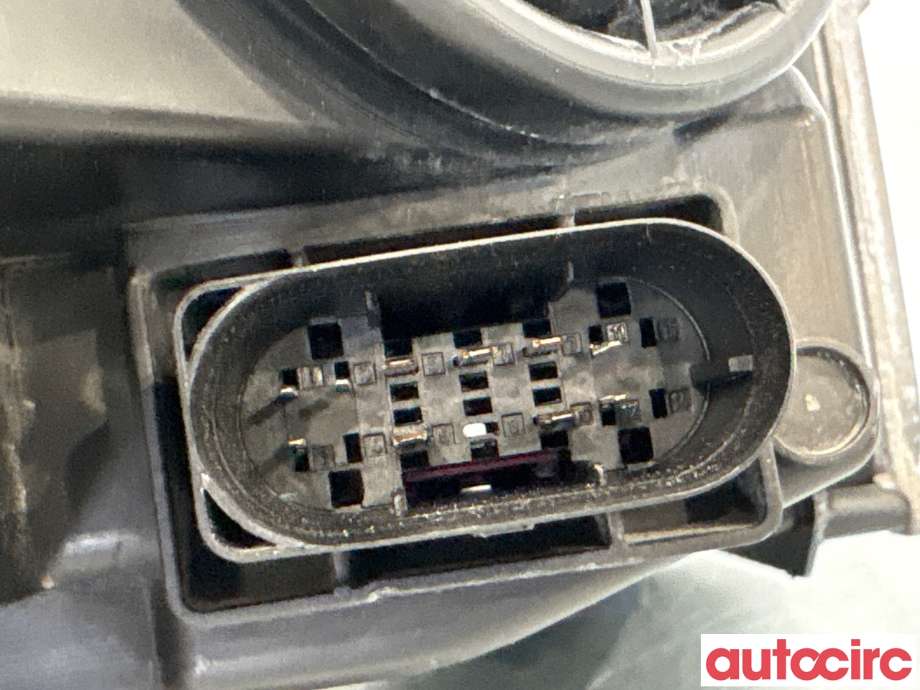 Frontlykt venstre halogen til Mercedes A-Klasse 2012-2018 (W176) (W176) (MERCEDES|A1768202761|1EX010818-21|A1768201161)