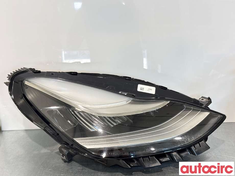 Frontlykt høyre halogen til Tesla Model 3 2018-2023 (Fase 1) (TESLA|1077376-00-C|)