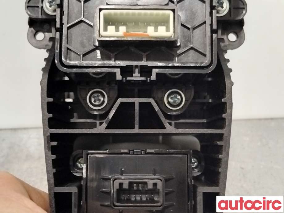 Bryter diverse til Hyundai Kona 2017-2021 (Type I, Fase 1) (HYUNDAI|467W0K4100SPS||467W0-K4100)