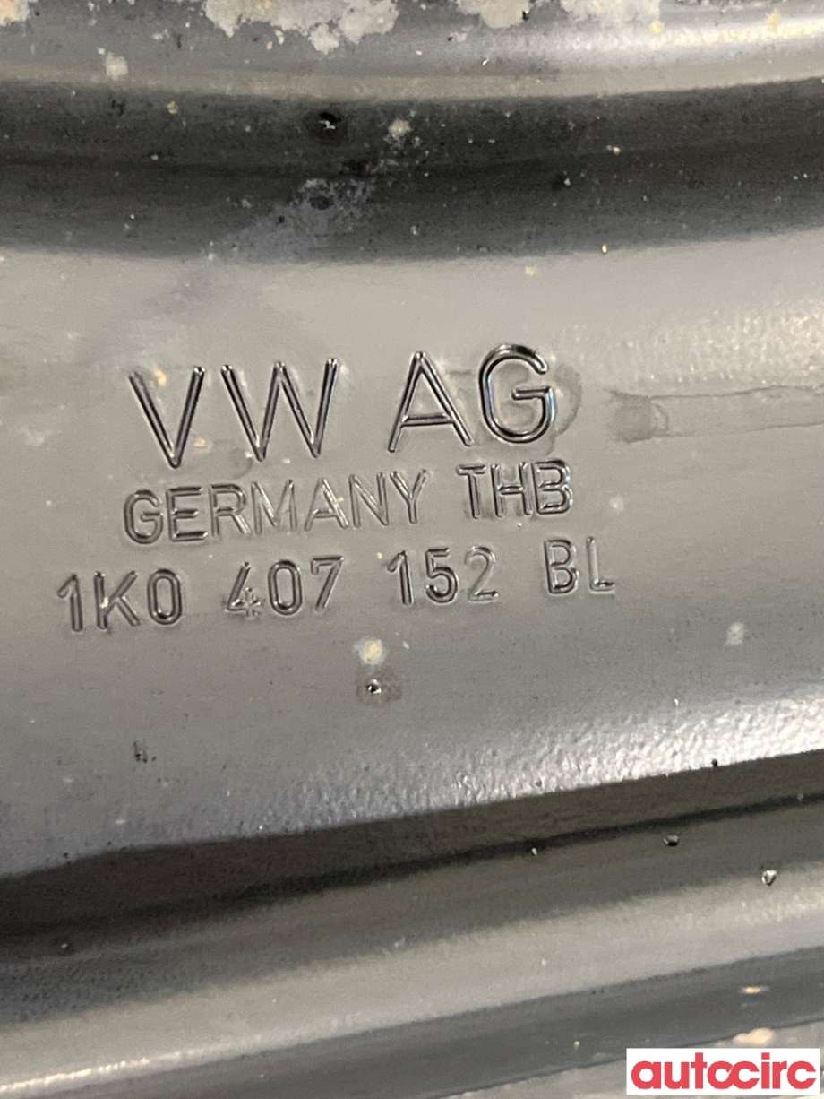 Bærebru høyre foran nedre til VW Caddy 2015-2020 (Type III, Fase 3) (VOLKSWAGEN|1K0407152BL|)
