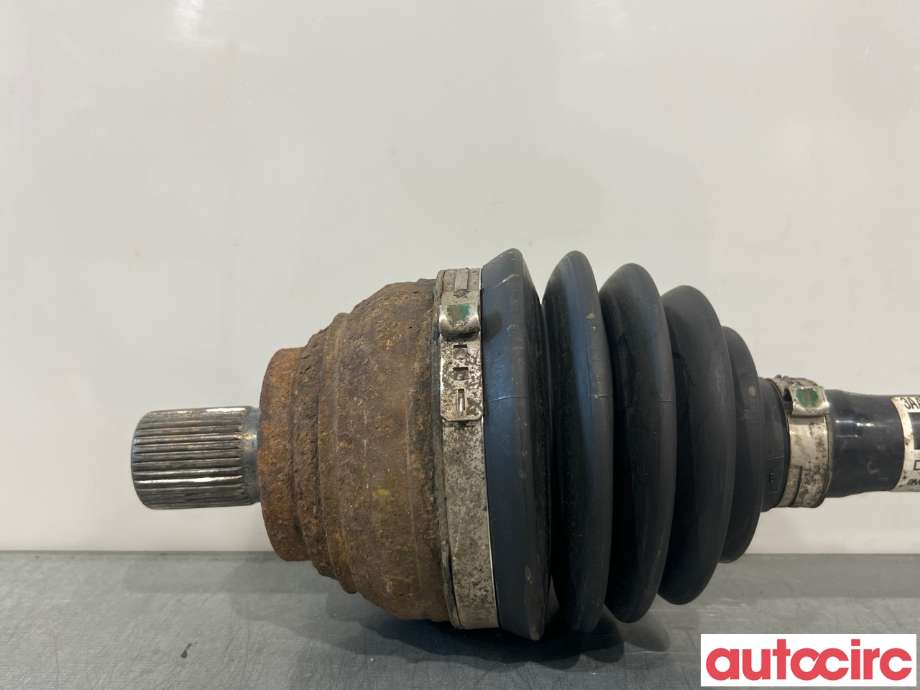 Drivaksel venstre foran til VW Caddy 2015-2020 (Type III, Fase 3) (VOLKSWAGEN|3AA407271|)