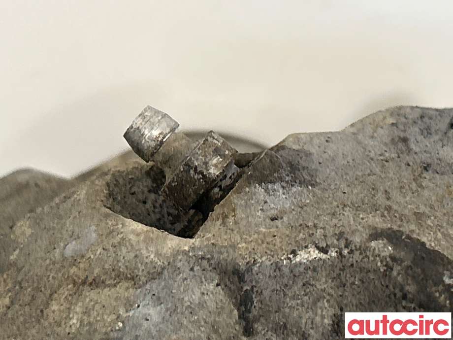 Bremsecaliper venstre foran til Audi Q5 2012-2017 (Type I, Fase 2)  (AUDI|8R0615107F|)