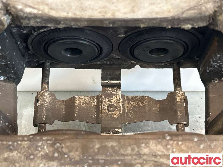 Bremsecaliper venstre foran til Audi Q5 2012-2017 (Type I, Fase 2)  (AUDI|8R0615107F|)