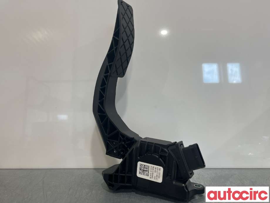 Pedal gass til Audi A4 2015-2019 (Type V, Fase 1) (B9) (B9) (AUDI|8W1723523)