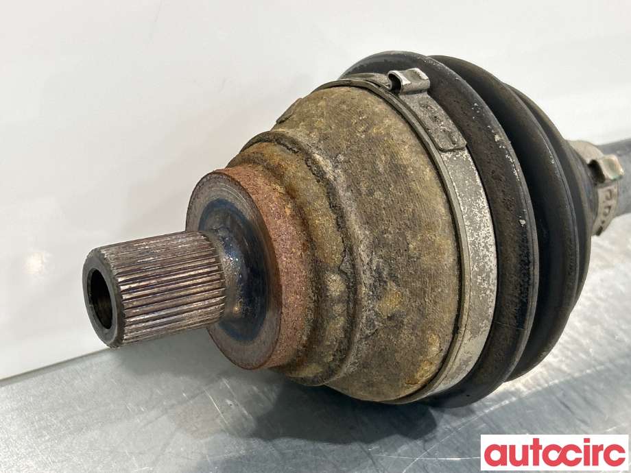 Drivaksel høyre foran til VW Tiguan 2011-2016 (Type I, Fase 2)  (VOLKSWAGEN|5N0407764G|5N0407764GM)