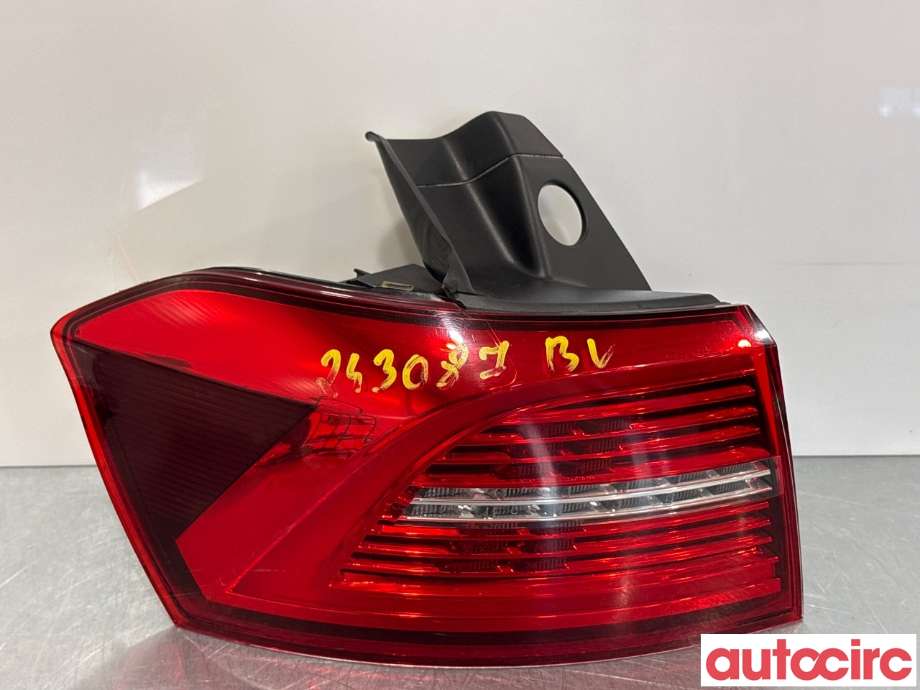 Baklykt venstre til VW Passat 2015-2019 (Fase 1) (B8) (B8) (VOLKSWAGEN|3G9945207J|81440101|3G9945207F)