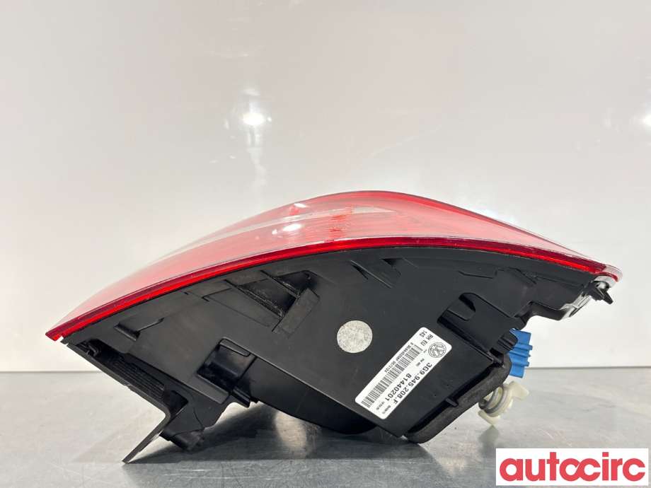 Baklykt høyre til VW Passat 2015-2019 (Fase 1) (B8) (B8) (VOLKSWAGEN|3G9945208J|81440201|3G9945208F)