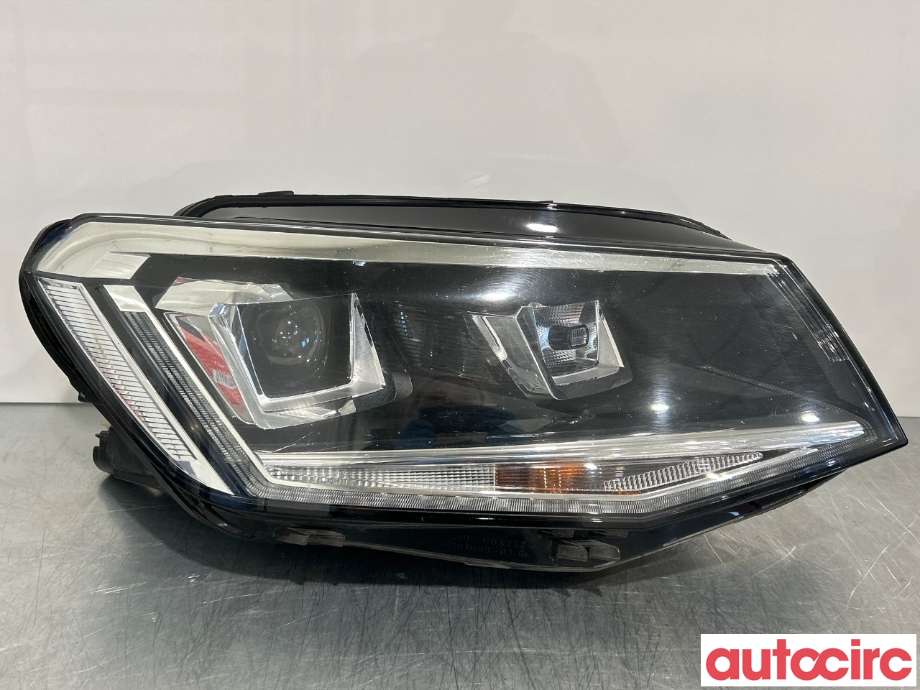 Frontlykt høyre halogen til VW Caddy, 2015-2020 (Type III, Fase 3) (VOLKSWAGEN|2K1941040A)