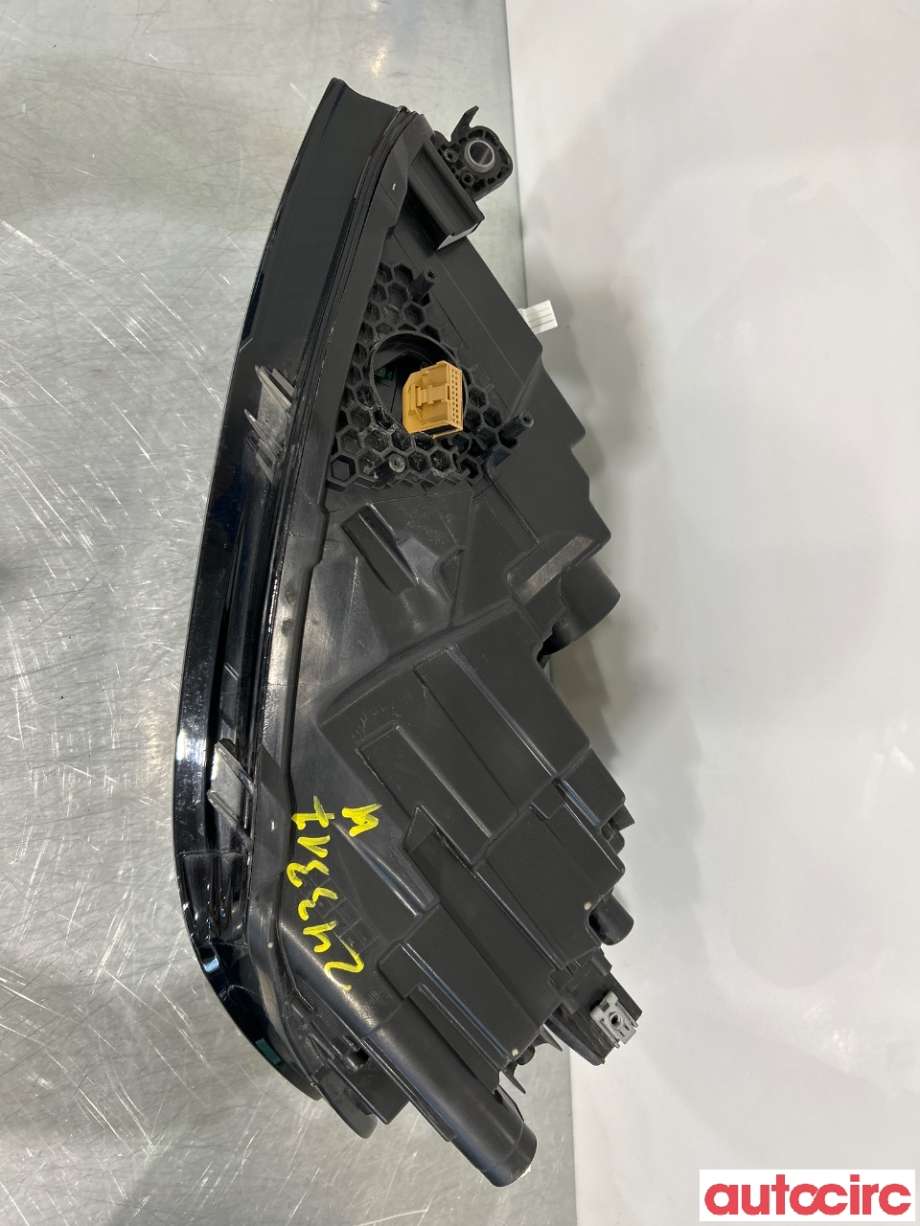 Frontlykt høyre halogen til VW Caddy 2015-2020 (Type III, Fase 3) (VOLKSWAGEN|2K1941040A||2K1941032A)