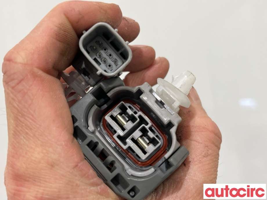 Rattaksel elektrisk servo til Toyota Auris 2015-2019 (Type II, Fase 2)  (TOYOTA|4520A02121|)
