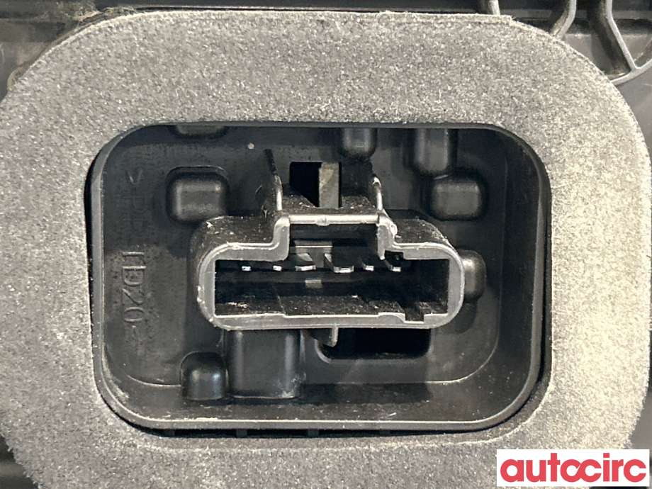 Baklykt venstre til Peugeot Partner 2019-->> (Type III) (PEUGEOT|9819427380|)
