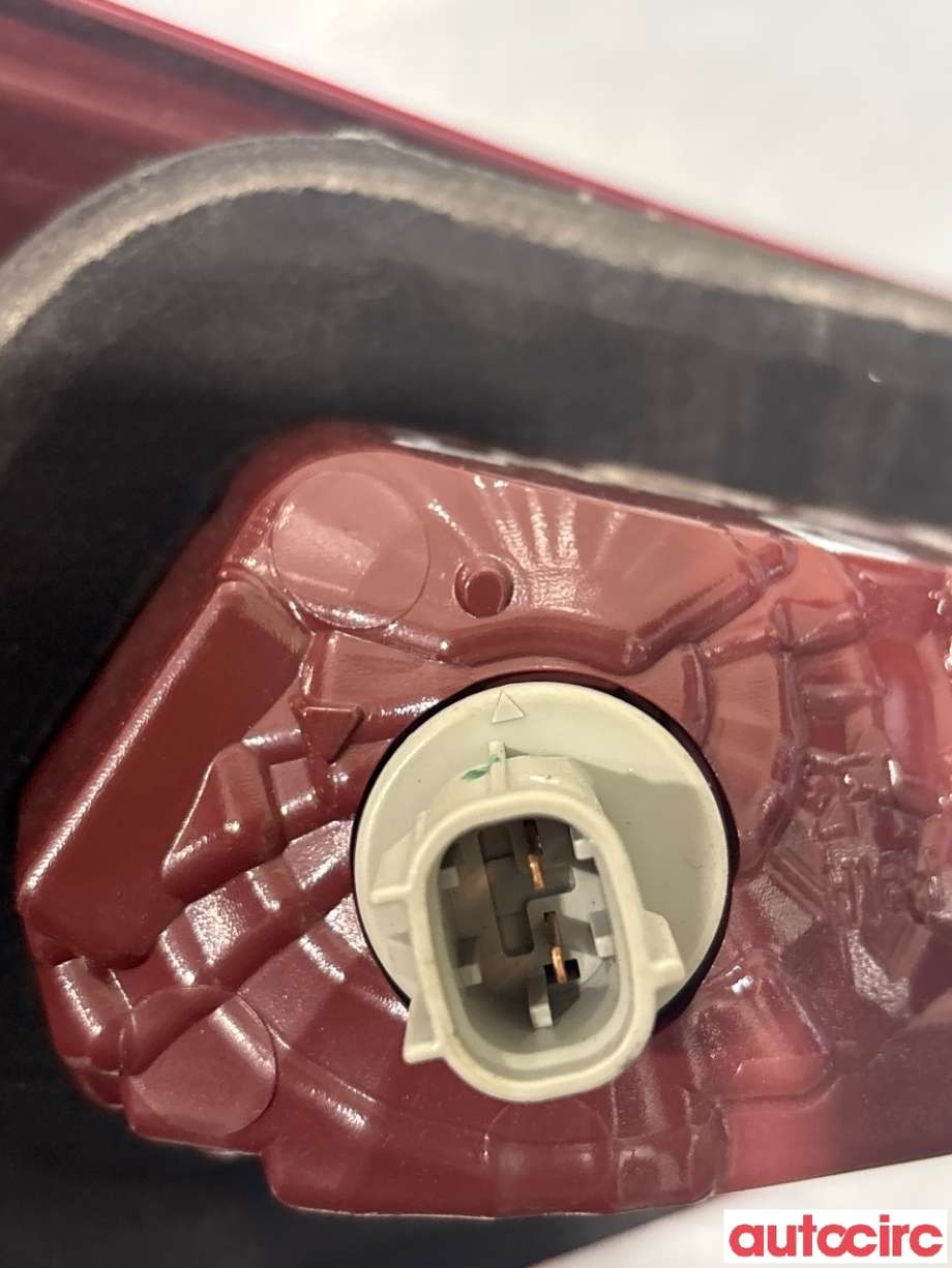 Baklykt høyre indre til Toyota RAV4 2013-2015 (Type IV, Fase 1) (TOYOTA|8158142050|)