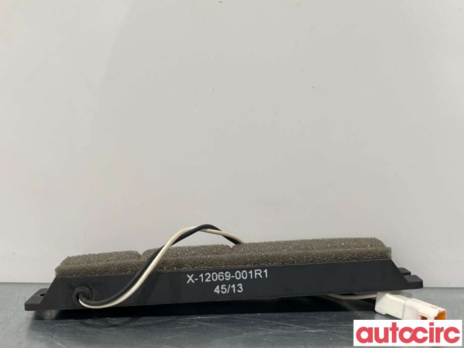 Antenne navigasjon til Tesla Model S 2013-2016 (Fase 1)  (TESLA|1014951-00-A||X-12069-001R1)