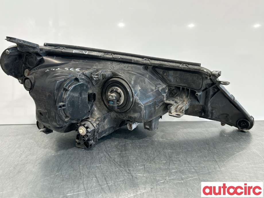 Frontlykt venstre halogen til Toyota RAV4 2013-2015 (Type IV, Fase 1)  (TOYOTA|8117042542|)