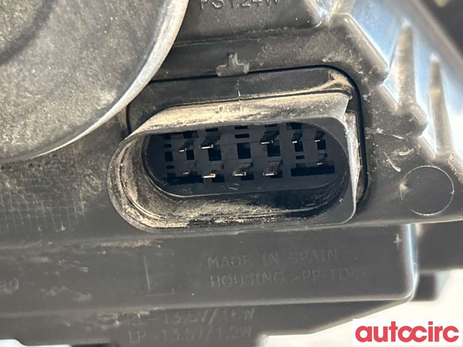 Frontlykt venstre halogen til VW Passat 2011-2015 (B7) (B7) (VOLKSWAGEN|3AB941753|90005332|3AB941751)
