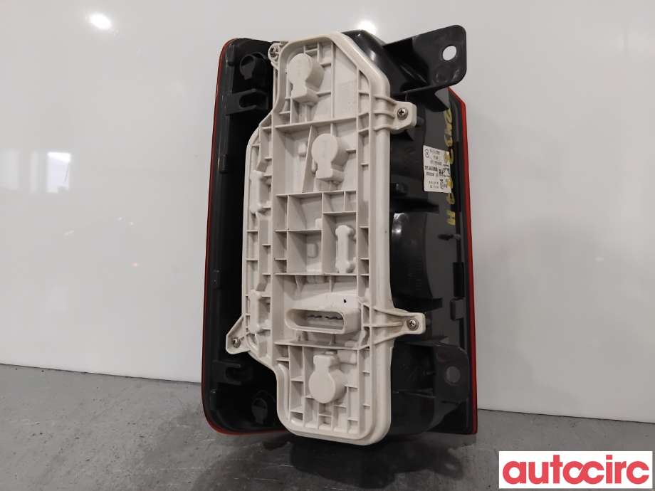 Baklykt høyre til VW Caddy 2015-2020 (Type III, Fase 3) (VOLKSWAGEN|2K1945096AA|200020097)