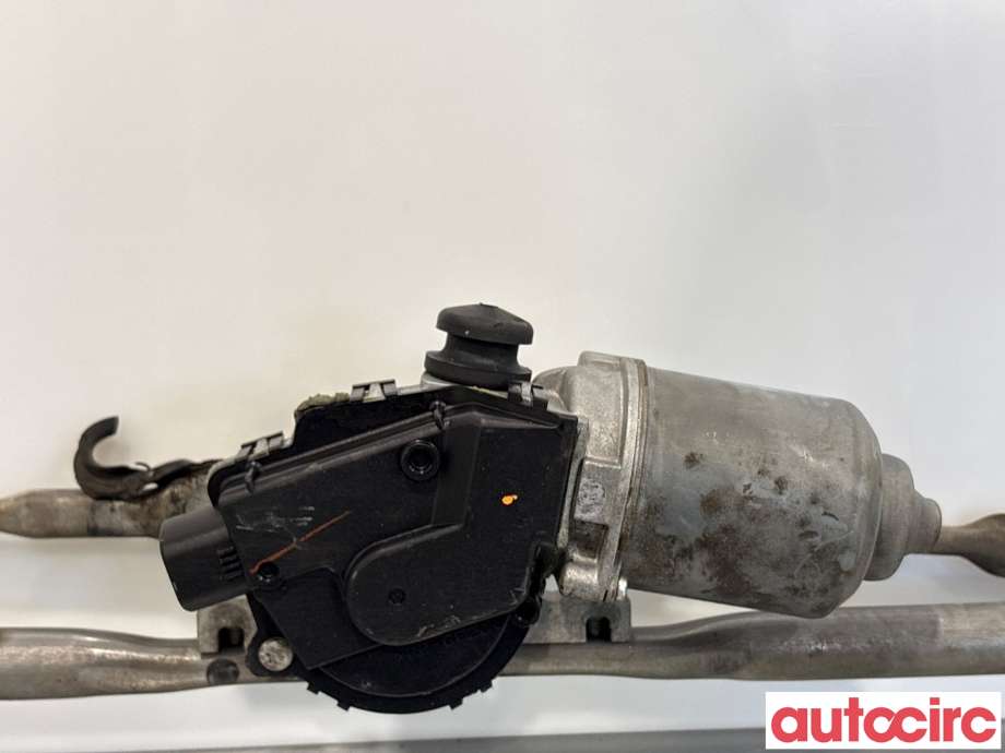 Viskermotor frontrute til Toyota Hilux 2006-2011 (TOYOTA|851100K060|)
