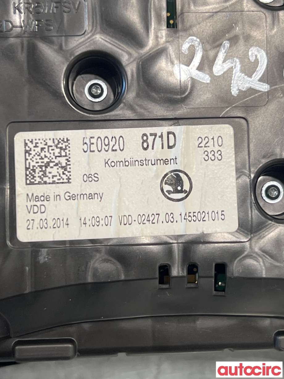 Instrumentpanel til Škoda Octavia 2013-2016 (Type III, Fase 1) (SKODA|5E0920871D|)