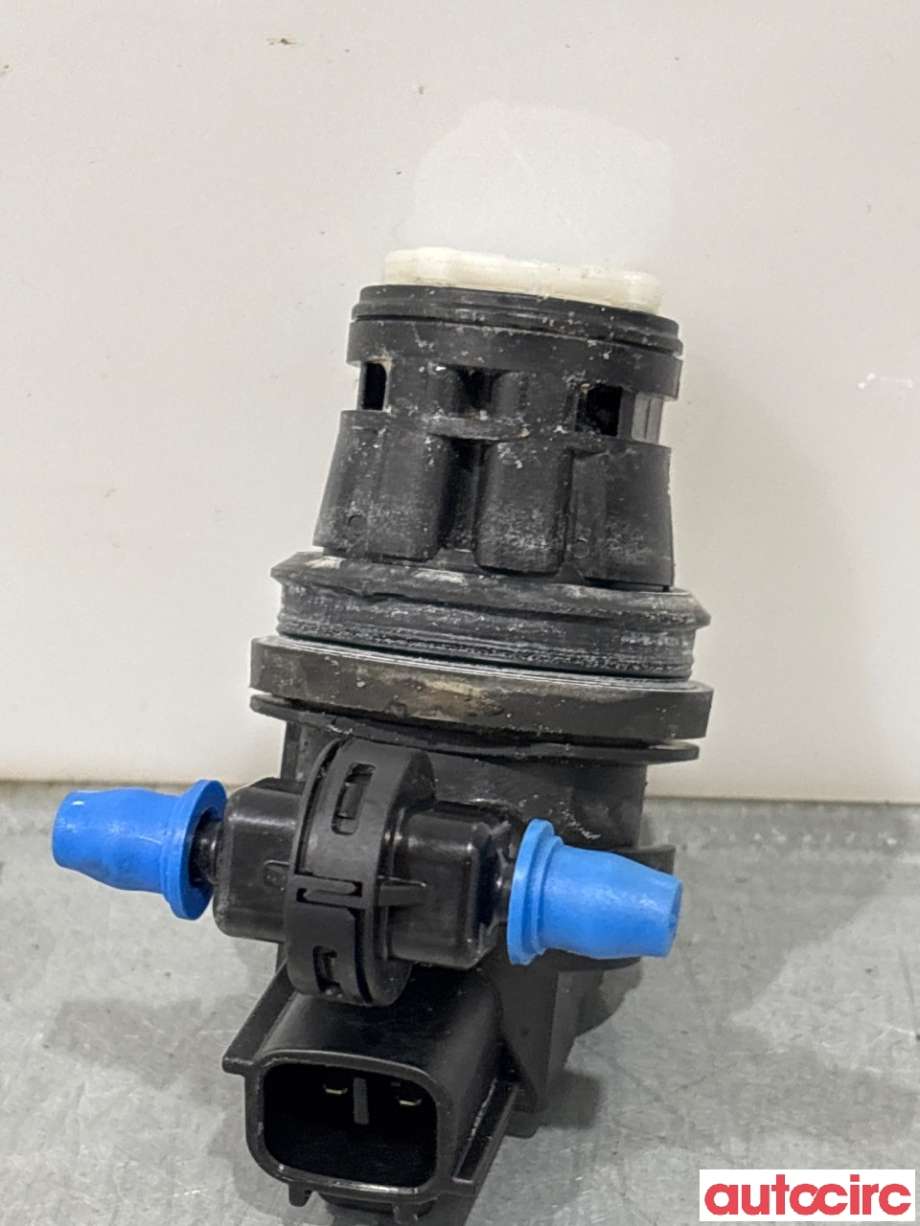 Spylerpumpe foran til Toyota RAV4 2013-2015 (Type IV, Fase 1) (TOYOTA|8533042010|)