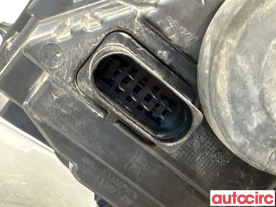 Frontlykt høyre halogen til VW Passat 2011-2015 (B7) (B7) (VOLKSWAGEN|3AB941754|90010001)