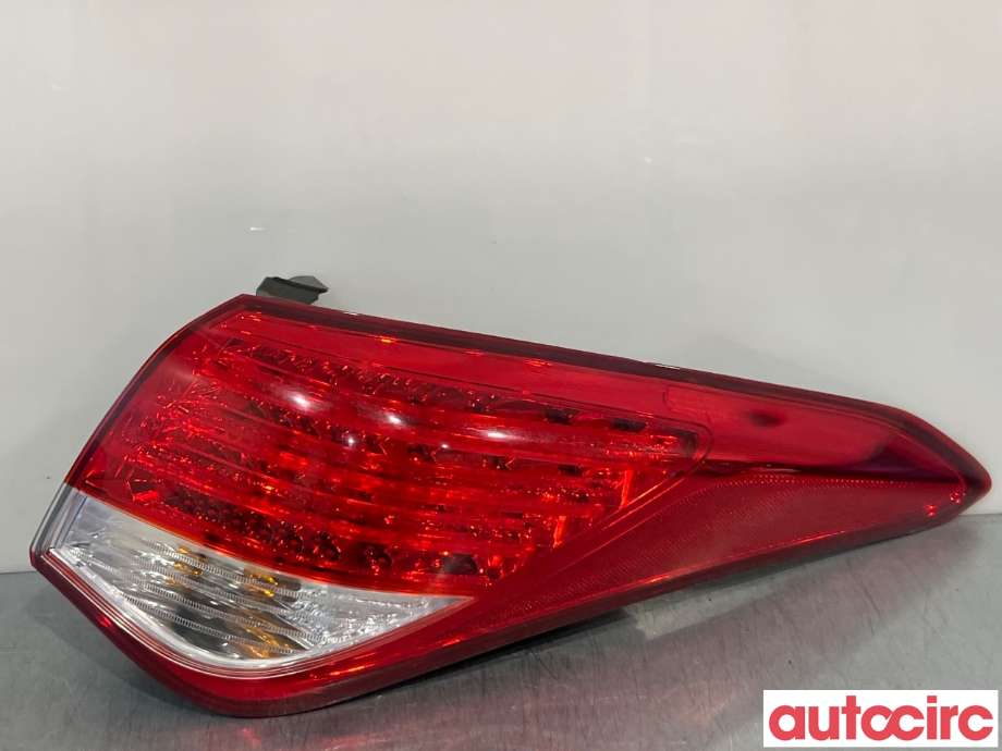 Baklykt høyre til Hyundai i40, 2012-2017  (HYUNDAI|924023Z300)