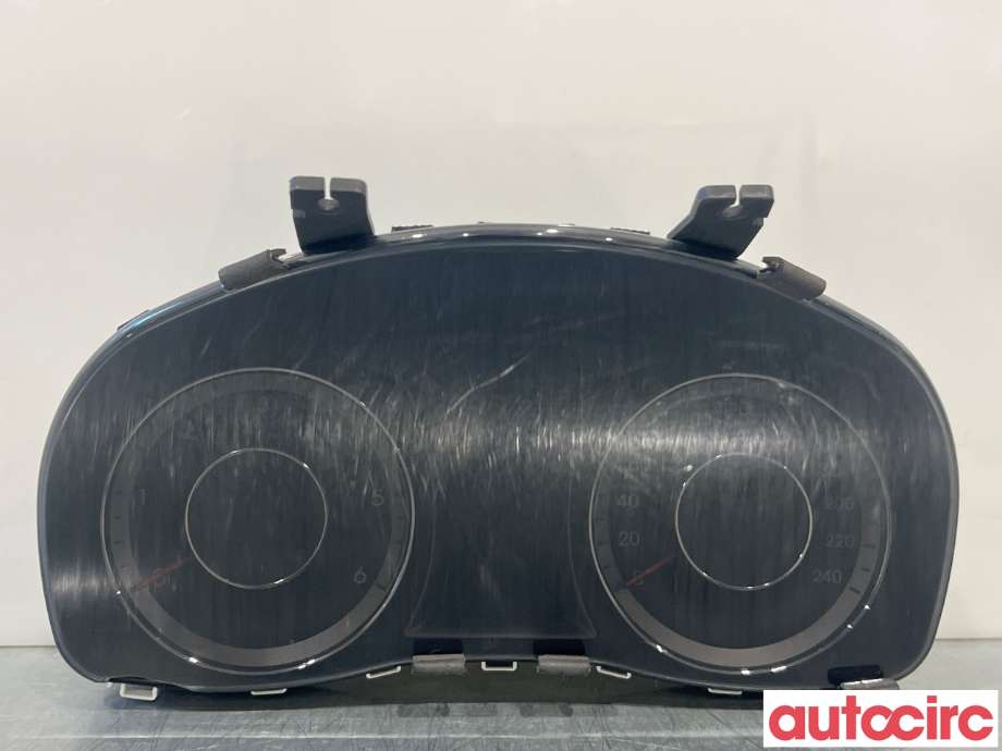 Instrumentpanel til Hyundai i40, 2012-2017  (HYUNDAI|940113Z010)