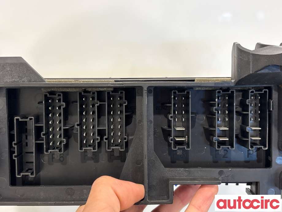 Sikringsboks til Mercedes ML 2005-2011 (W164) (W164) (MERCEDES|A1645403072||A1645402372)