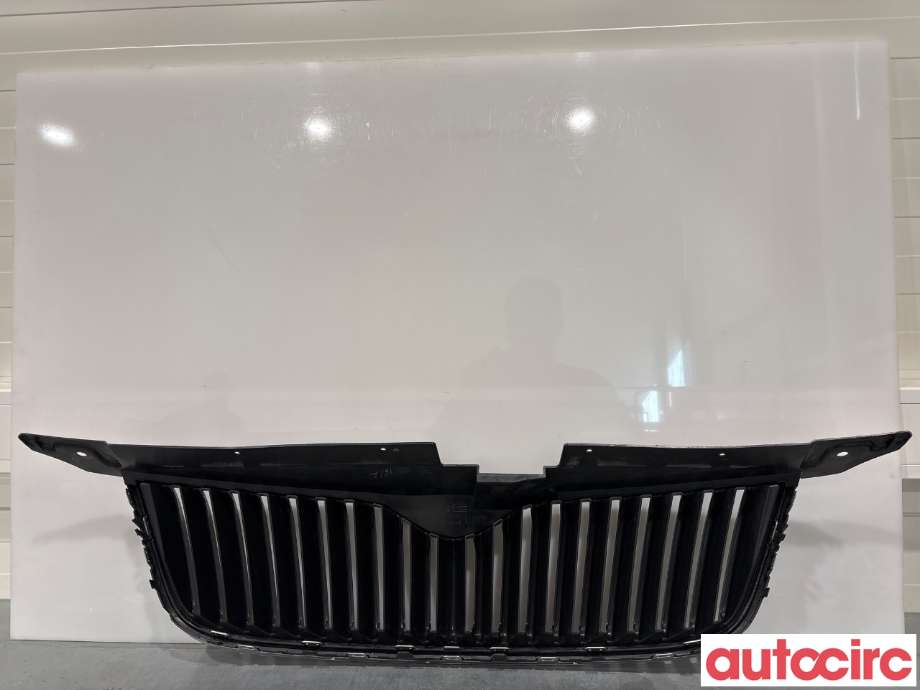 Grill til Škoda Yeti 2009-2013 (Fase 1) (SKODA|5L0853668|)