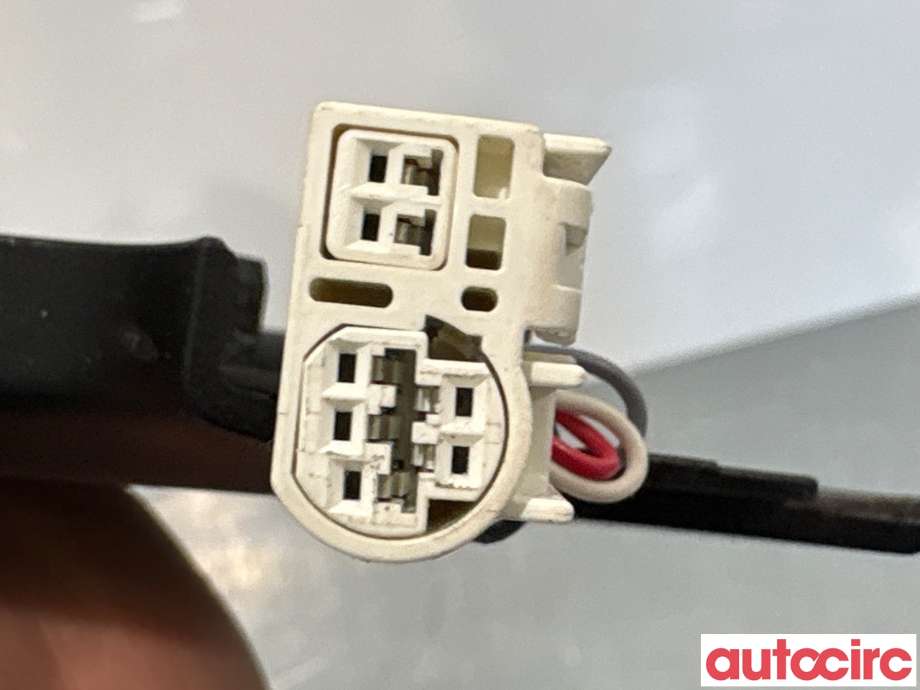Speil høyre til Toyota Yaris 2012-2014 (Type III, Fase 1)  (TOYOTA|879100D600|)