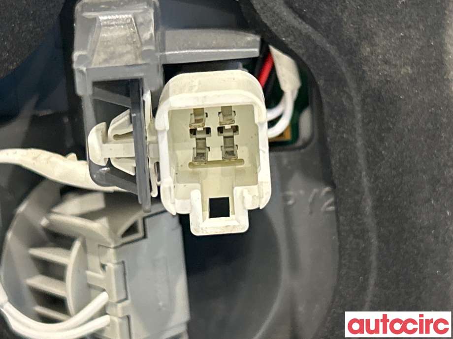 Baklykt venstre til Toyota Avensis 2009-2015 (Type III, Fase 1) (TOYOTA|8156005290|)