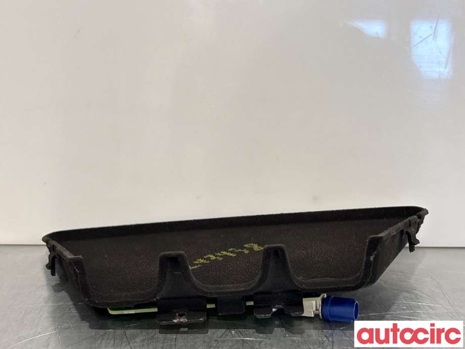 Antenne navigasjon til Tesla Model Y 2021-2024 (Type I)  (TESLA|1920001-00-C|)