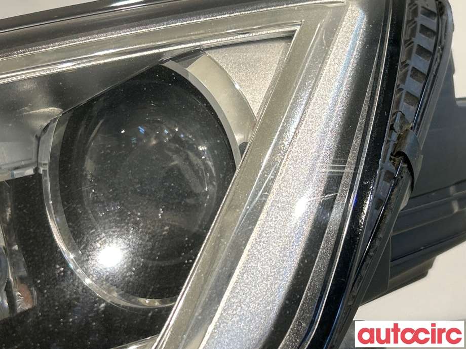 Frontlykt venstre halogen til Audi A4 2015-2019 (Type V, Fase 1) (B9) (B9) (AUDI|8W0941043|030129627100|8W0941005)