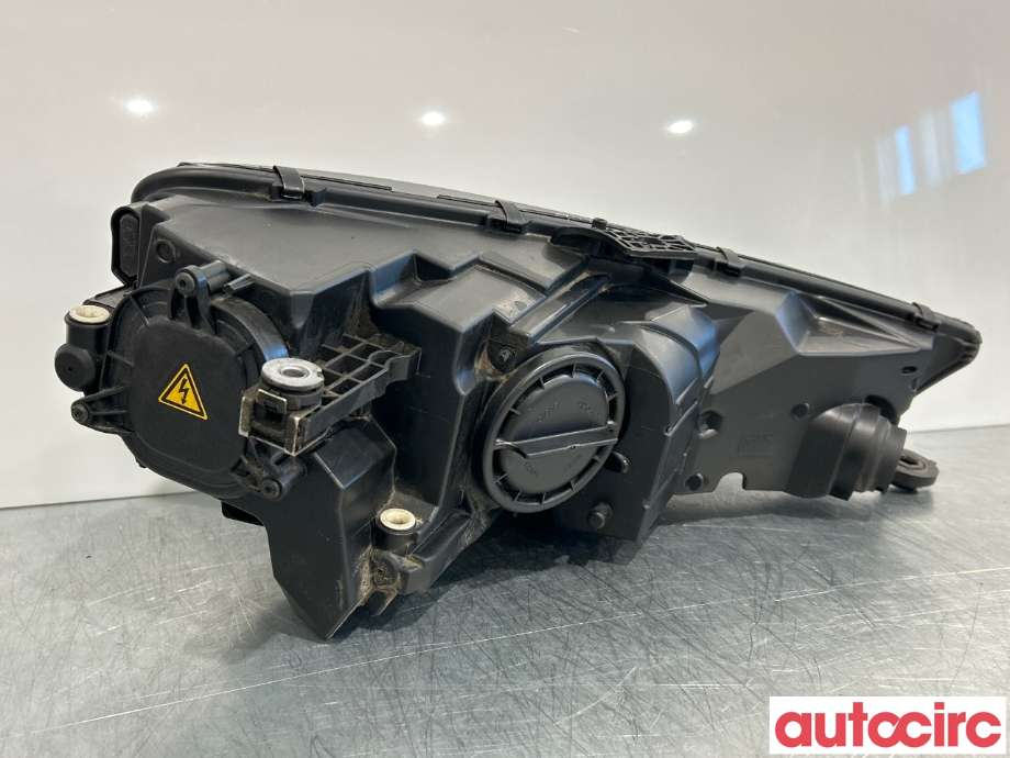 Frontlykt venstre halogen til Audi A4 2015-2019 (Type V, Fase 1) (B9) (B9) (AUDI|8W0941043|030129627100|8W0941005)