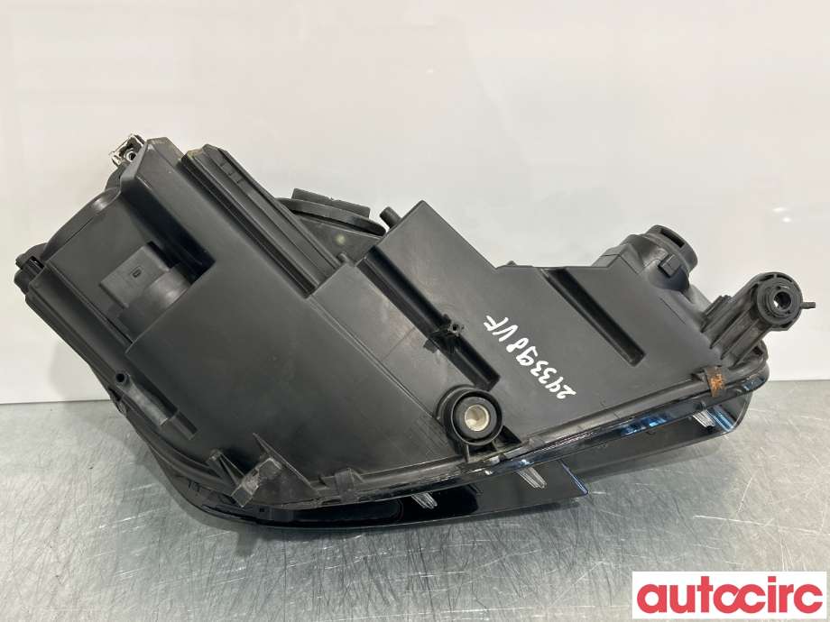 Frontlykt venstre halogen til Audi A4 2015-2019 (Type V, Fase 1) (B9) (B9) (AUDI|8W0941043|030129627100|8W0941005)