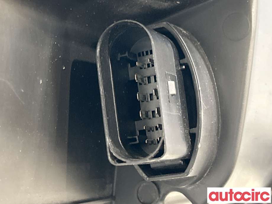 Frontlykt venstre halogen til Audi A4 2015-2019 (Type V, Fase 1) (B9) (B9) (AUDI|8W0941043|030129627100|8W0941005)