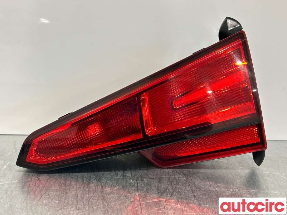 Baklykt høyre indre til Audi A4 2015-2019 (Type V, Fase 1) (B9) (B9) (AUDI|8W5945076|2SK012248)