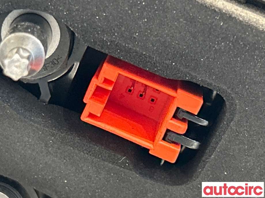 Baklykt høyre indre til Audi A4 2015-2019 (Type V, Fase 1) (B9) (B9) (AUDI|8W5945076|2SK012248)