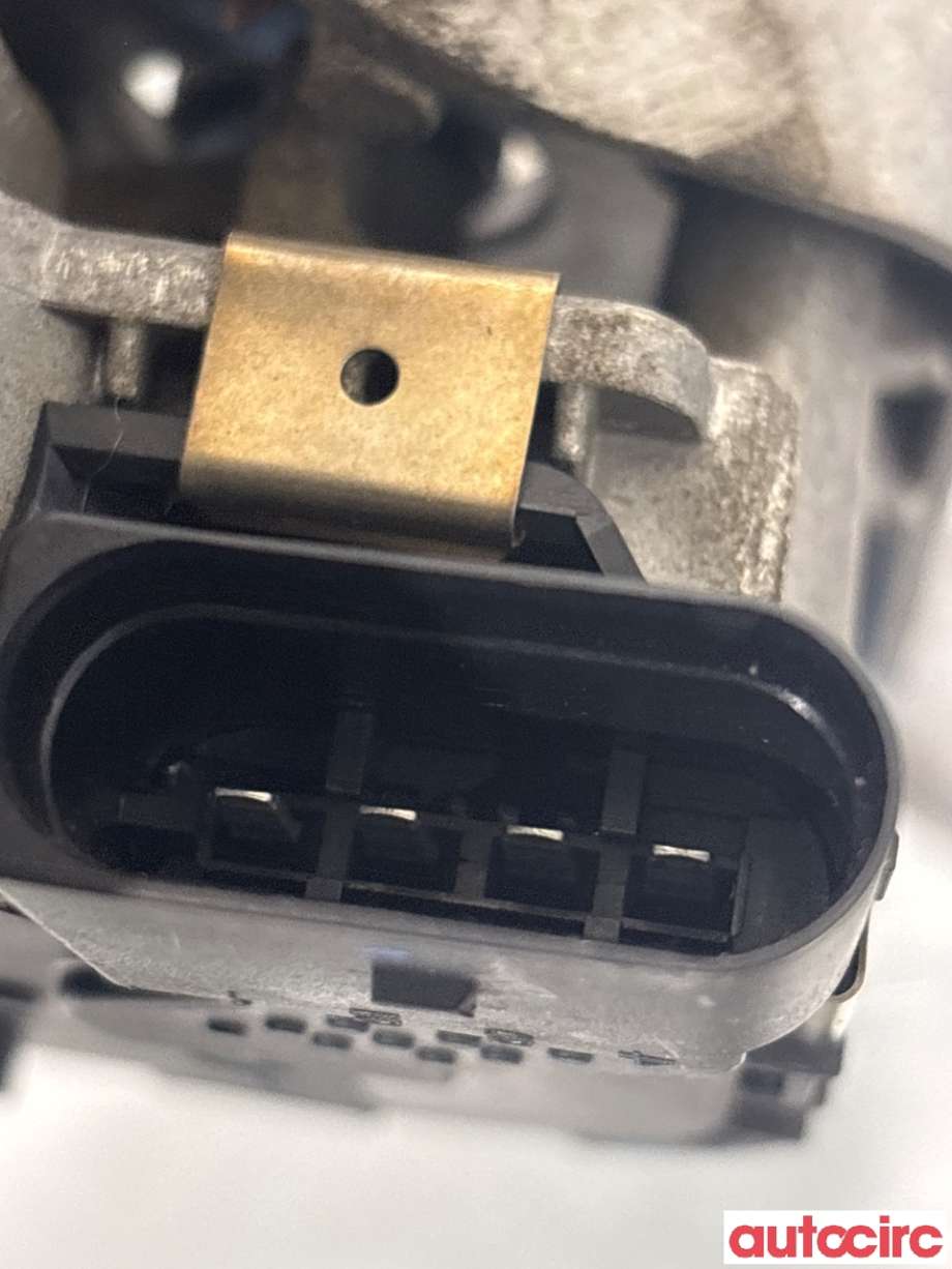 Viskermotor frontrute til Mercedes C-Klasse 2014-2018 (Fase 1) (W205) (W205) (MERCEDES|A2058208102|1397220729)
