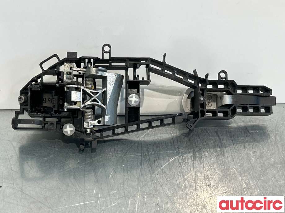 Dørhåndtak utv høyre foran til BMW 3-Serie 2012-2018 (F30/F31/F34) (F30/F31/F34) (BMW|51217207562|51217242568|)