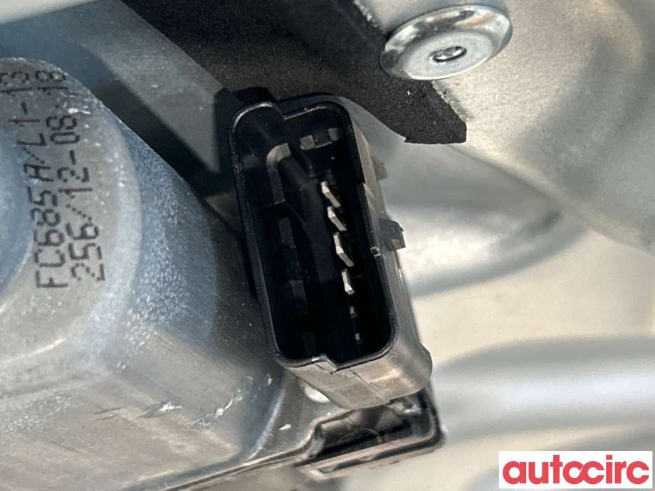 Ruteheis venstre foran til Nissan Qashqai 2010-2014 (Type I, Fase 2) (NISSAN|80771JD000|)