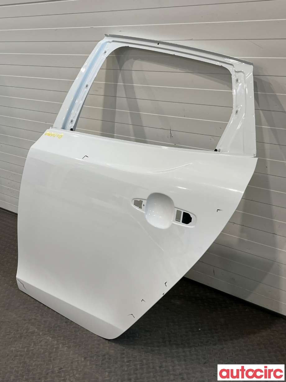 Dør venstre bak til Volvo V40 2012-2019  (VOLVO|32321999)