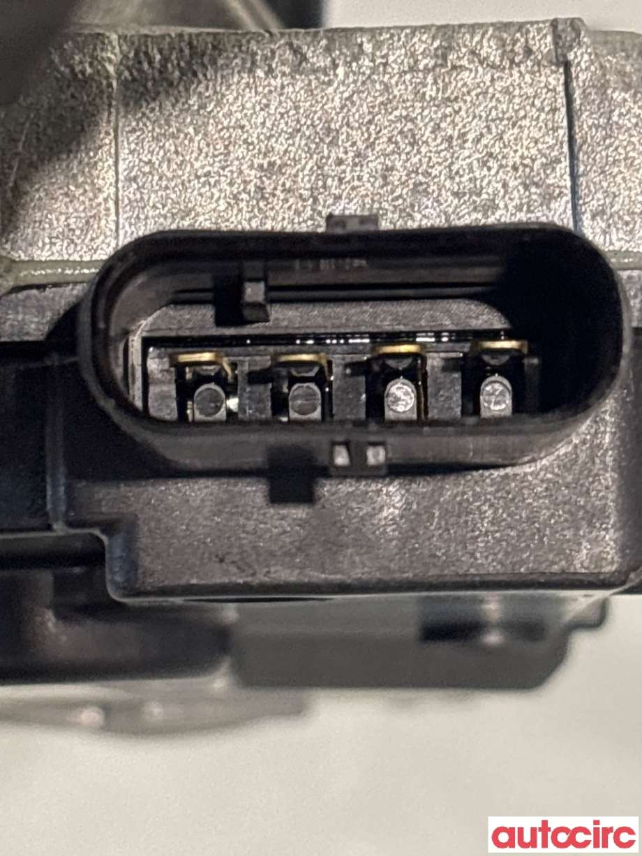 Viskermotor frontrute til BMW X5 2013-2018 (F15) (F15) (BMW|61617292653||7292653-08)