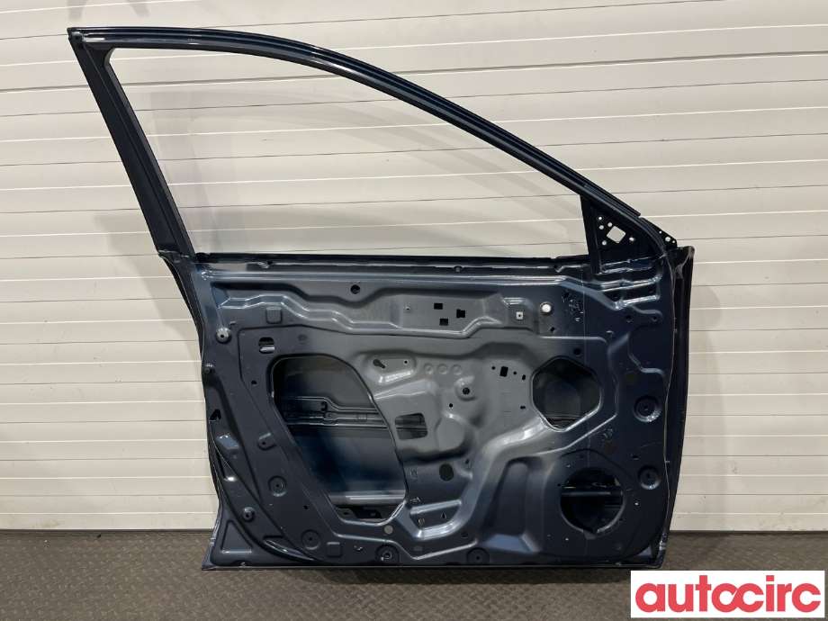 Dør venstre foran til Nissan X-Trail 2014-2022 (T32) (T32) (NISSAN|H010A5H5AA|H010A4CBAA)