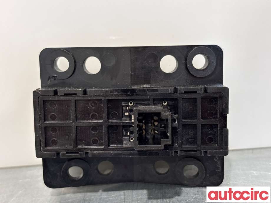 Bryter diverse til Nissan X-Trail 2014-2022 (T32) (T32) (NISSAN|252734BA0A|)