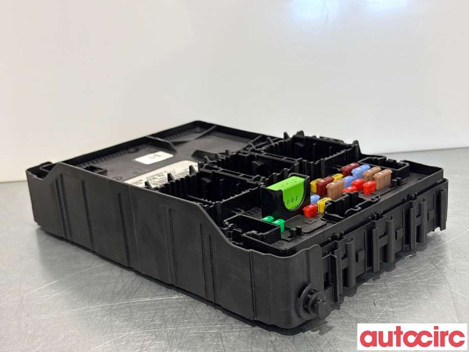Sikringsboks til Ford Focus 2018-->> (Type IV)  (FORD|2544969|F005V02945|JX6T-15604-BCG)